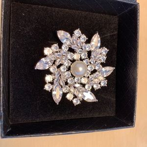 New zircon flower brooch
